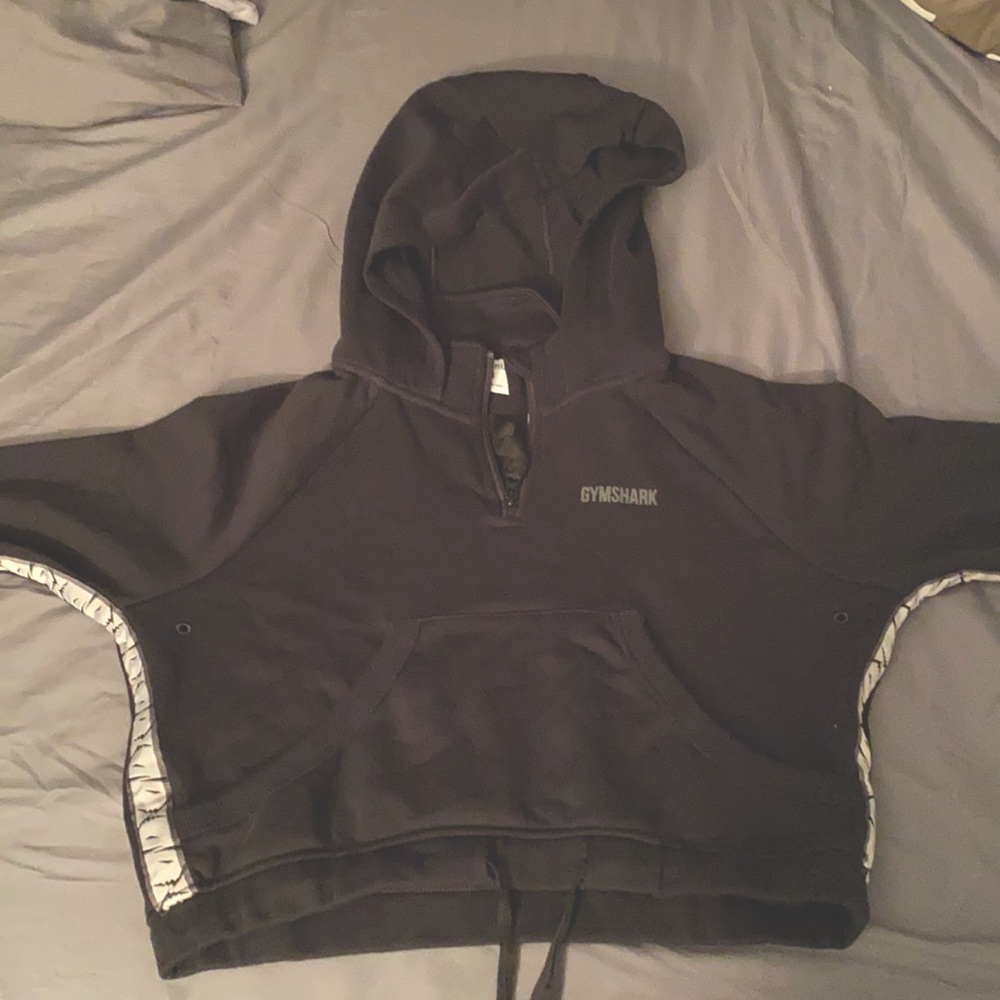 Gym shark cropped hoodie